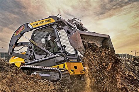 New Holland Track Loaders — 2016 Spec Guide — Compact 